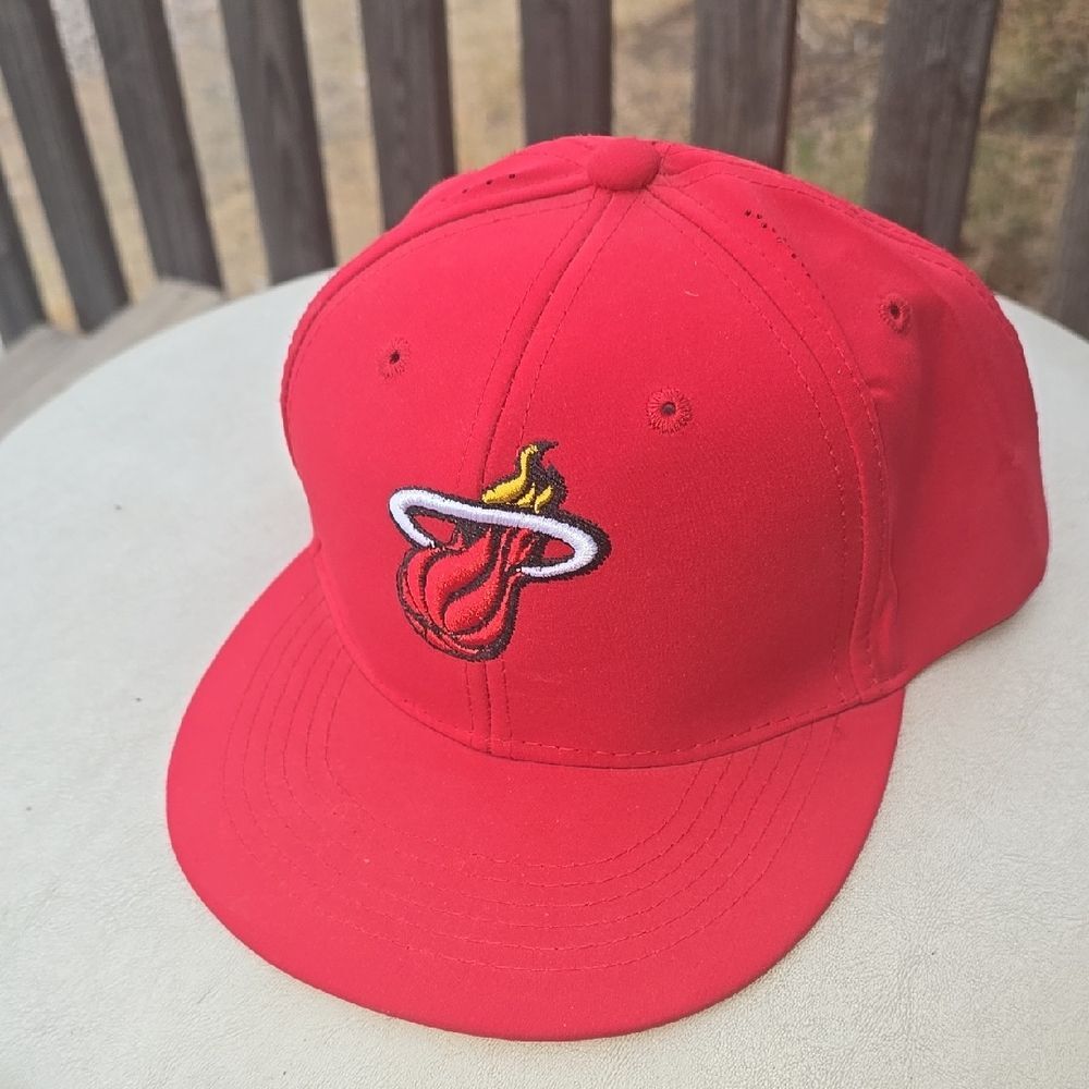 Miami HEAT Red Snapback Hat with Embroidered Logo eagle under rim